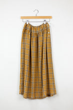 Load image into Gallery viewer, Garland - plaid linen